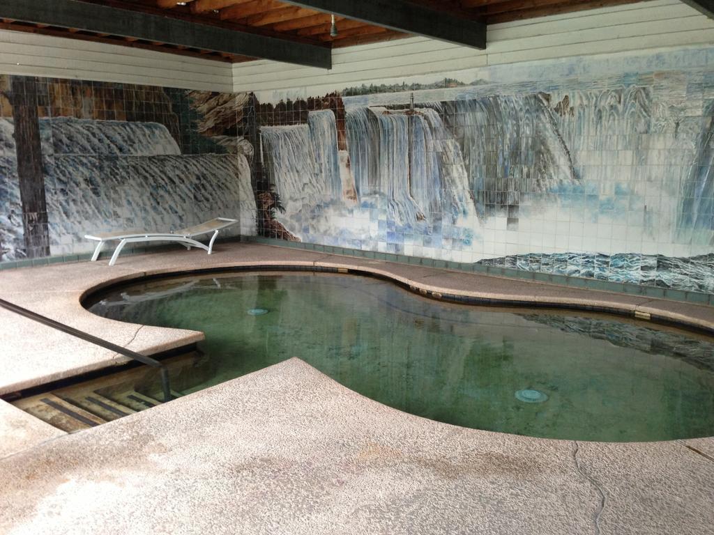 Sahara Hotel & Spa Desert Hot Springs Exterior photo