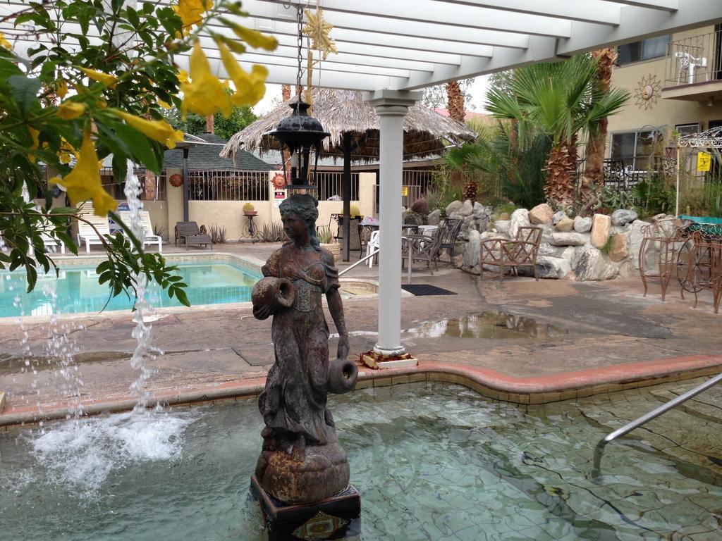 Sahara Hotel & Spa Desert Hot Springs Exterior photo
