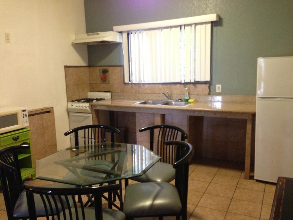 Sahara Hotel & Spa Desert Hot Springs Room photo