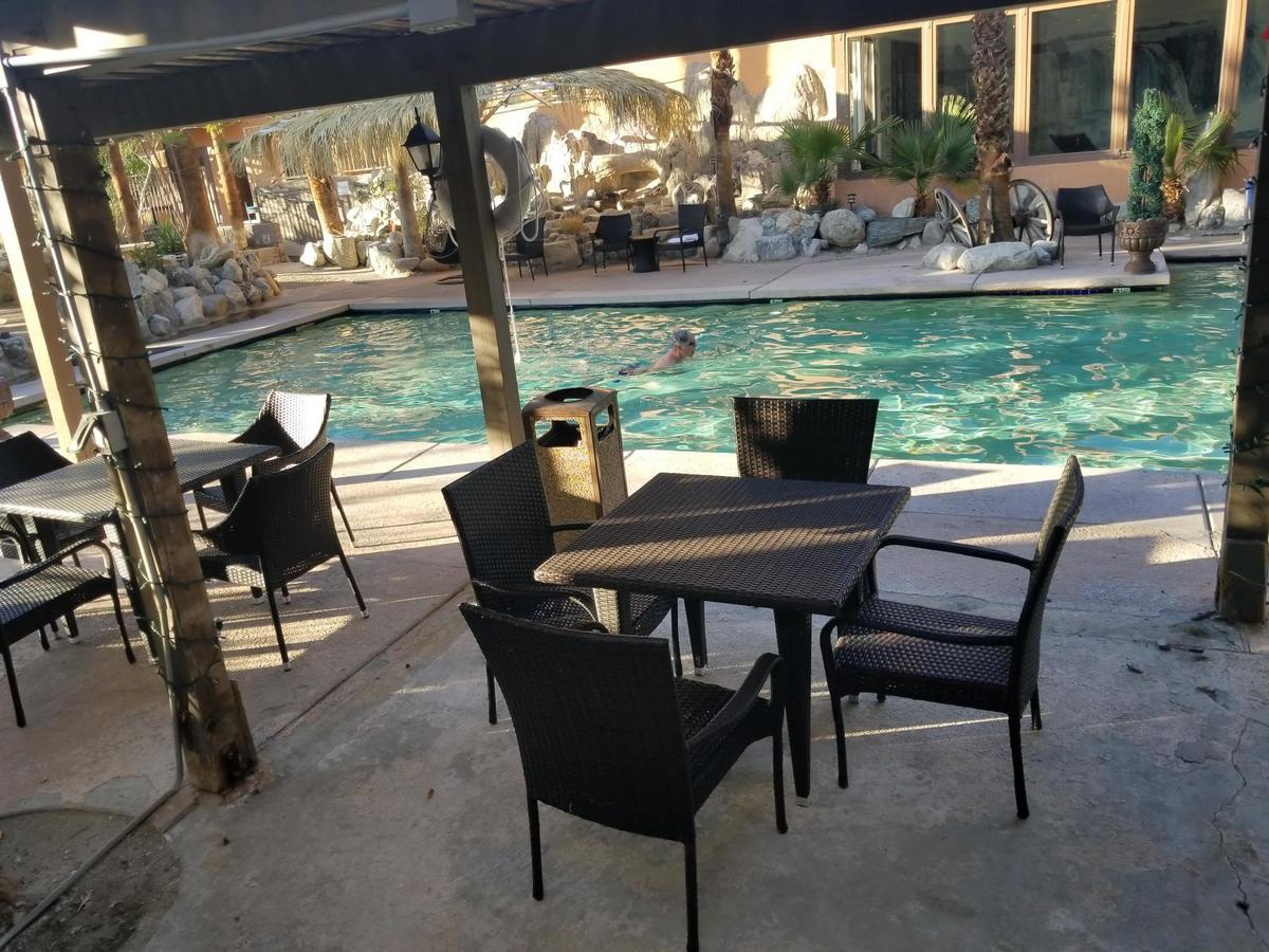 Sahara Hotel & Spa Desert Hot Springs Exterior photo