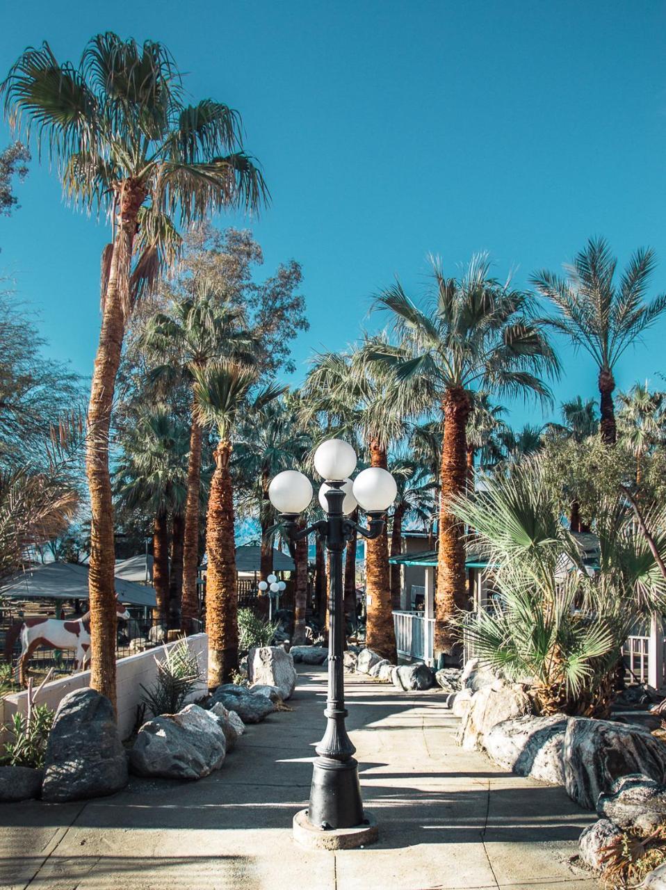 Sahara Hotel & Spa Desert Hot Springs Exterior photo